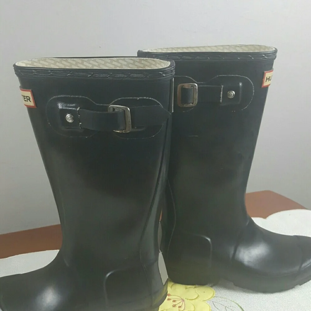 Hunter rain boots black boys girl size 2M/3F